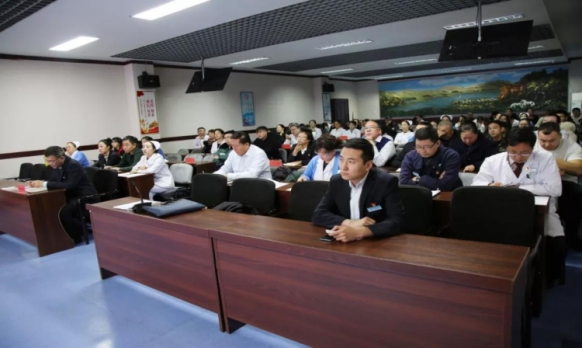 锡盟医院召开2019年度党支部书记抓党建述职评议考核大会